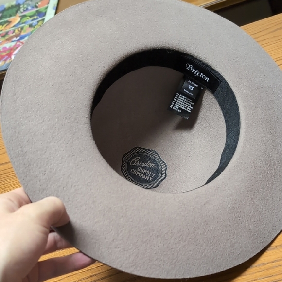 Brixton Gray Women's Hat - Picture 4 of 4